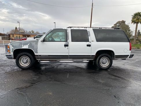 Used 1994 Chevrolet Suburban 2500 image 3