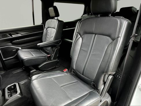 Used 2023 Jeep Wagoneer Series II w/ Flexible Seating Group AWD/4WD image 22