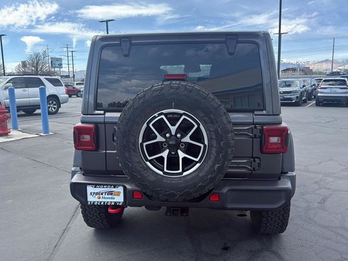 Used 2025 Jeep Wrangler Unlimited Rubicon image 8