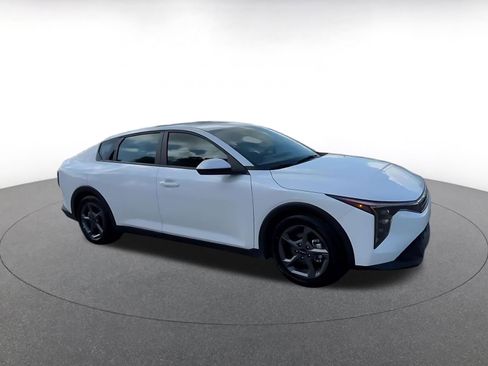 Used 2025 Kia K4 FWD image 2