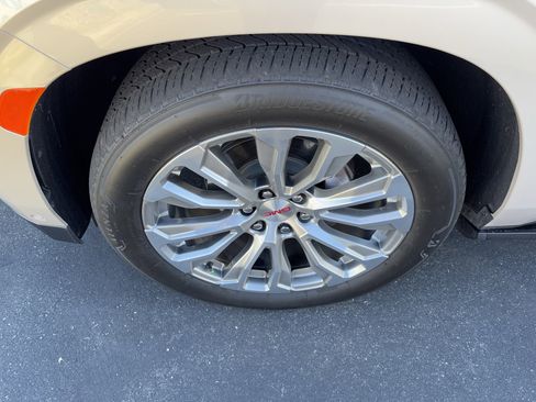 Used 2023 GMC Yukon Denali w/ Denali Reserve Package image 34