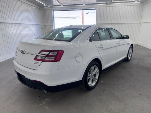 Used 2015 Ford Taurus SEL FWD image 5