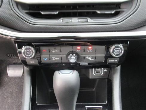 New 2026 Jeep Compass Latitude AWD/4WD image 24