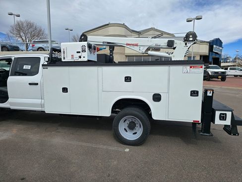 New 2026 Ford F550 4x4 Crew Cab image 7