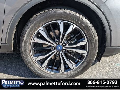 Used 2021 Ford Escape SE w/ SE Sport Appearance Package image 10