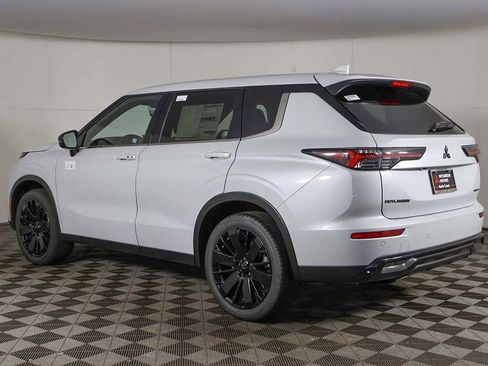 New 2026 Mitsubishi Outlander LE FWD image 8