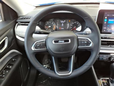 Used 2022 Jeep Compass Latitude AWD/4WD image 28
