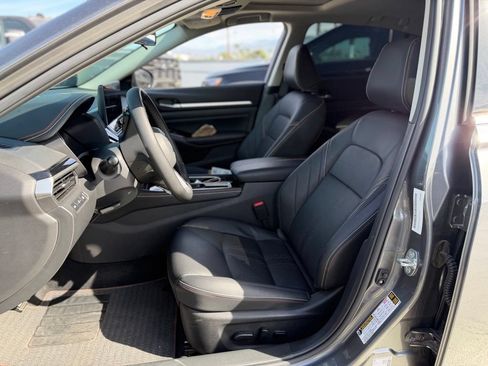 Used 2025 Nissan Altima 2.5 SR w/ SR Premium Package FWD image 5
