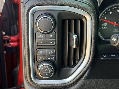 Used 2019 Chevrolet Silverado 1500 High Country w/ Technology Package AWD/4WD image 23