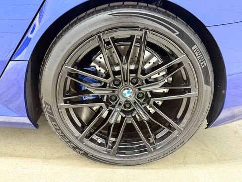 Used 2025 BMW M5 w/ Executive Package image 21