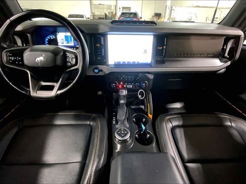 Used 2023 Ford Bronco Badlands image 15
