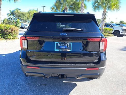 New 2026 Ford Explorer ST-Line w/ ST-Line Street Pack image 8