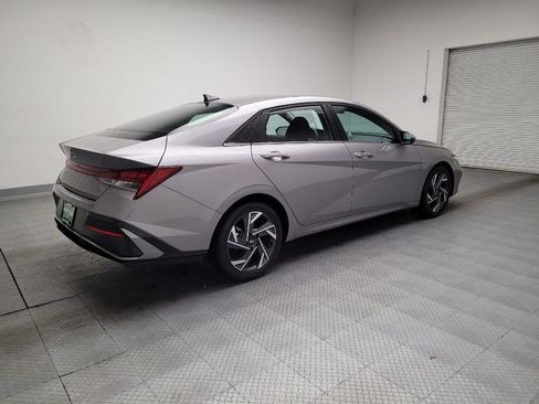 Used 2025 Hyundai Elantra SEL image 10