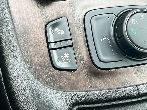 Used 2022 GMC Acadia Denali w/ Denali Ultimate Package AWD/4WD image 21