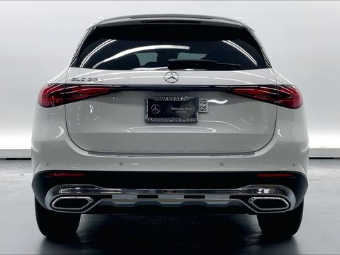 Used 2024 Mercedes-Benz GLC 300 image 3