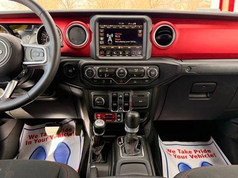 Used 2023 Jeep Gladiator Rubicon w/ Cold Weather Group image 27