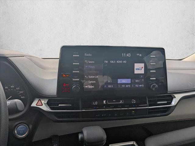 Used 2024 Toyota Sienna LE FWD image 11