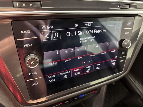 Used 2023 Volkswagen Tiguan SE R-Line image 30