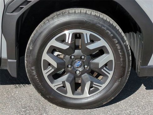 Used 2025 Subaru Forester Premium w/ Convenience Package #2 image 11