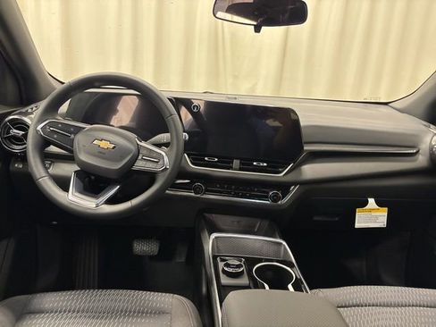 New 2026 Chevrolet Equinox LT AWD/4WD image 18