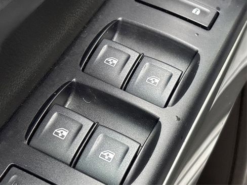 Used 2018 Chevrolet Silverado 1500 LT w/ All Star Edition image 31