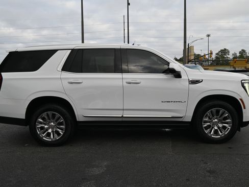 Used 2025 GMC Yukon Denali w/ Sun & Power Step Package image 13