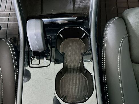 Used 2023 Volvo C40 P8 Recharge Plus w/ Climate Package image 25