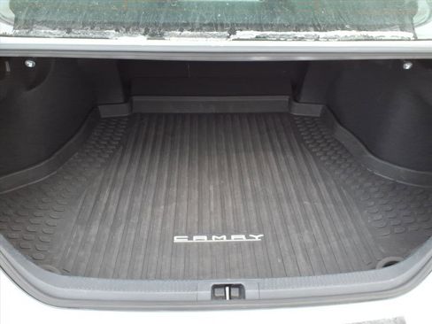 Used 2020 Toyota Camry SE image 10