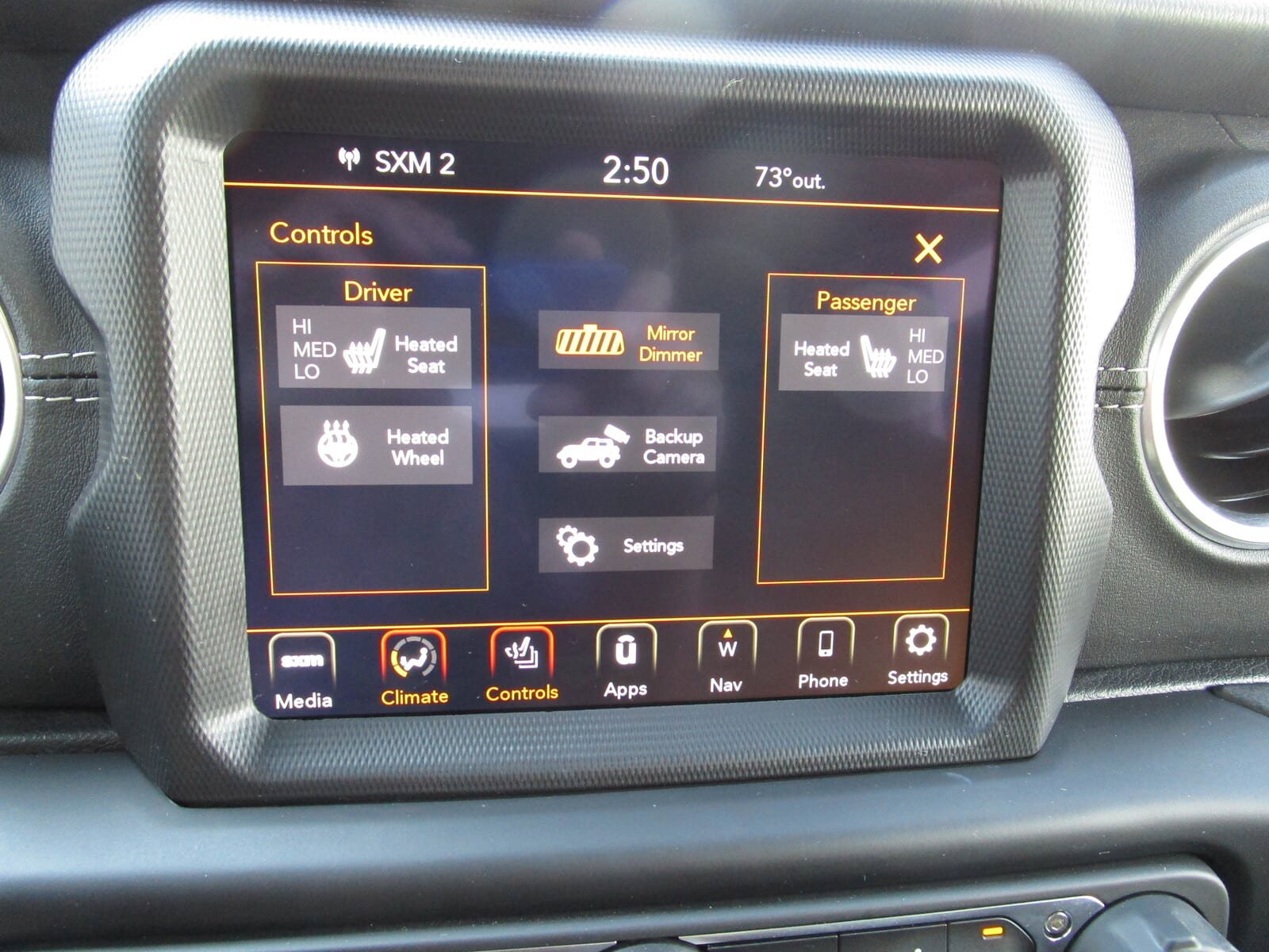 Used 2021 Jeep Wrangler Unlimited Sahara w/ Cold Weather Group AWD/4WD image 34