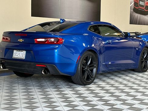 Used 2016 Chevrolet Camaro LT RWD image 4