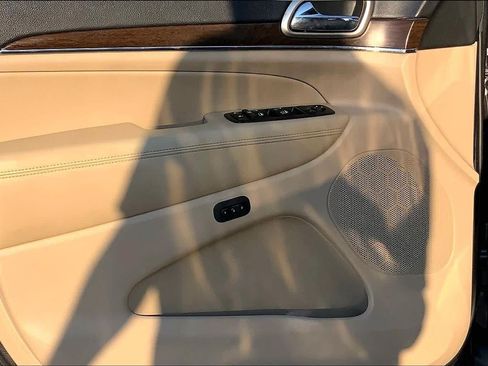 Used 2015 Jeep Grand Cherokee Limited AWD/4WD image 22