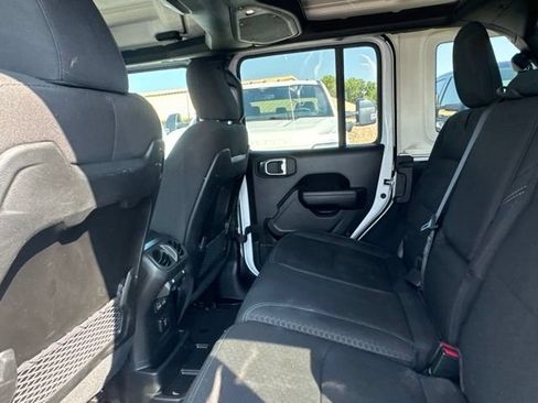 Used 2024 Jeep Wrangler Unlimited Rubicon 4xe AWD/4WD image 16