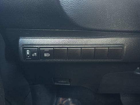 Used 2025 Toyota Corolla LE FWD image 24