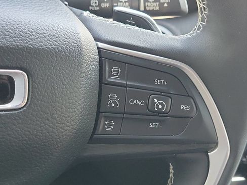Used 2024 Jeep Grand Cherokee L Altitude RWD image 10