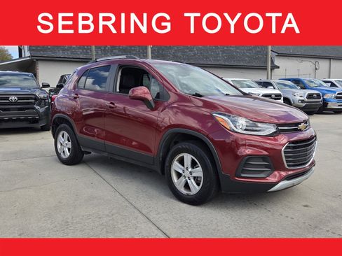 Used 2022 Chevrolet Trax LT w/ LT Convenience Package image 1