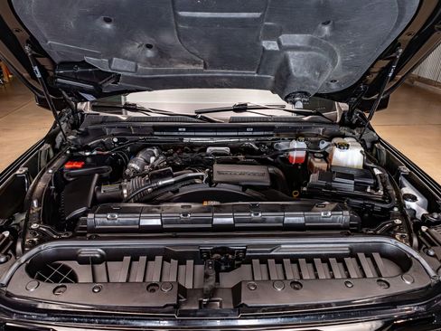 Used 2025 GMC Sierra 3500 Denali w/ Denali Reserve Package image 33