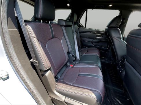 Used 2025 Honda Pilot Black Edition image 21