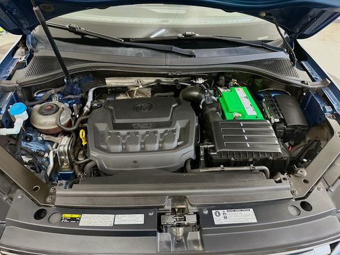 Used 2018 Volkswagen Tiguan SE AWD/4WD image 33