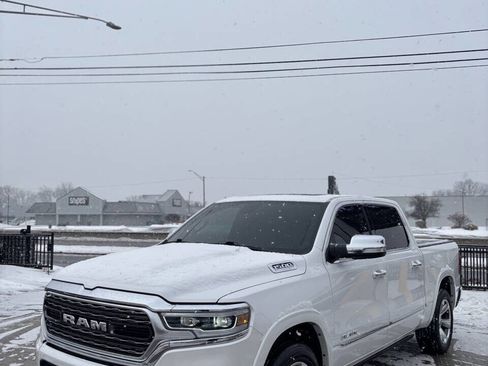 Used 2019 RAM 1500 Limited w/ Body Color Bumper Group image 3