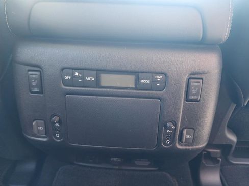 Used 2020 Nissan Armada Platinum w/ Captain's Chairs Package image 11