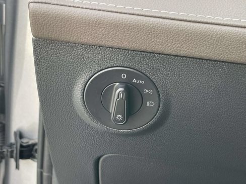 Certified 2023 Volkswagen Taos SEL AWD/4WD image 20