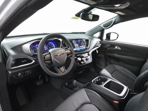 New 2026 Chrysler Pacifica Select w/ S Appearance Package image 13