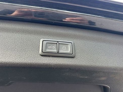 Used 2023 Audi Q3 2.0T Premium image 38