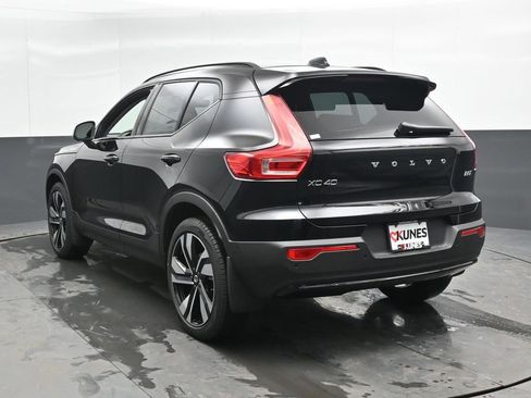 New 2026 Volvo XC40 B5 Plus w/ Protection Package Premier image 8
