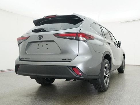 New 2026 Toyota Highlander XLE image 24