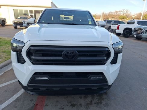 Used 2024 Toyota Tacoma SR5 image 9