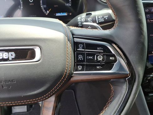 Used 2025 Jeep Grand Cherokee Summit AWD/4WD image 26