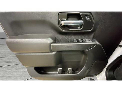 Used 2022 Chevrolet Silverado 2500 Custom w/ Custom Value Package AWD/4WD image 10