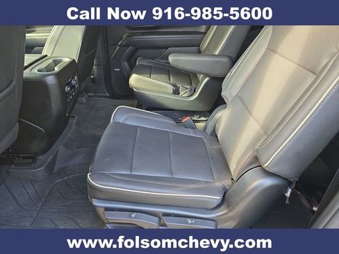 Used 2023 Chevrolet Suburban Premier w/ Advanced Technology Package AWD/4WD image 28
