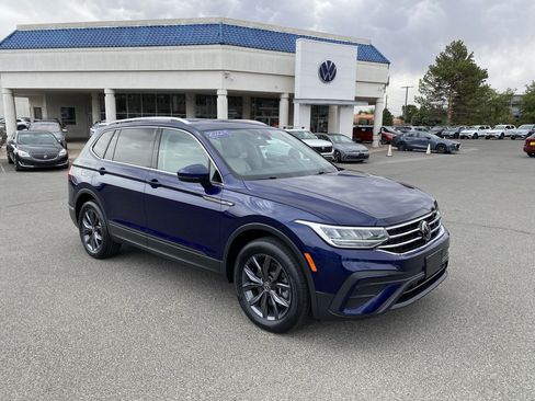 Certified 2022 Volkswagen Tiguan SE FWD image 46